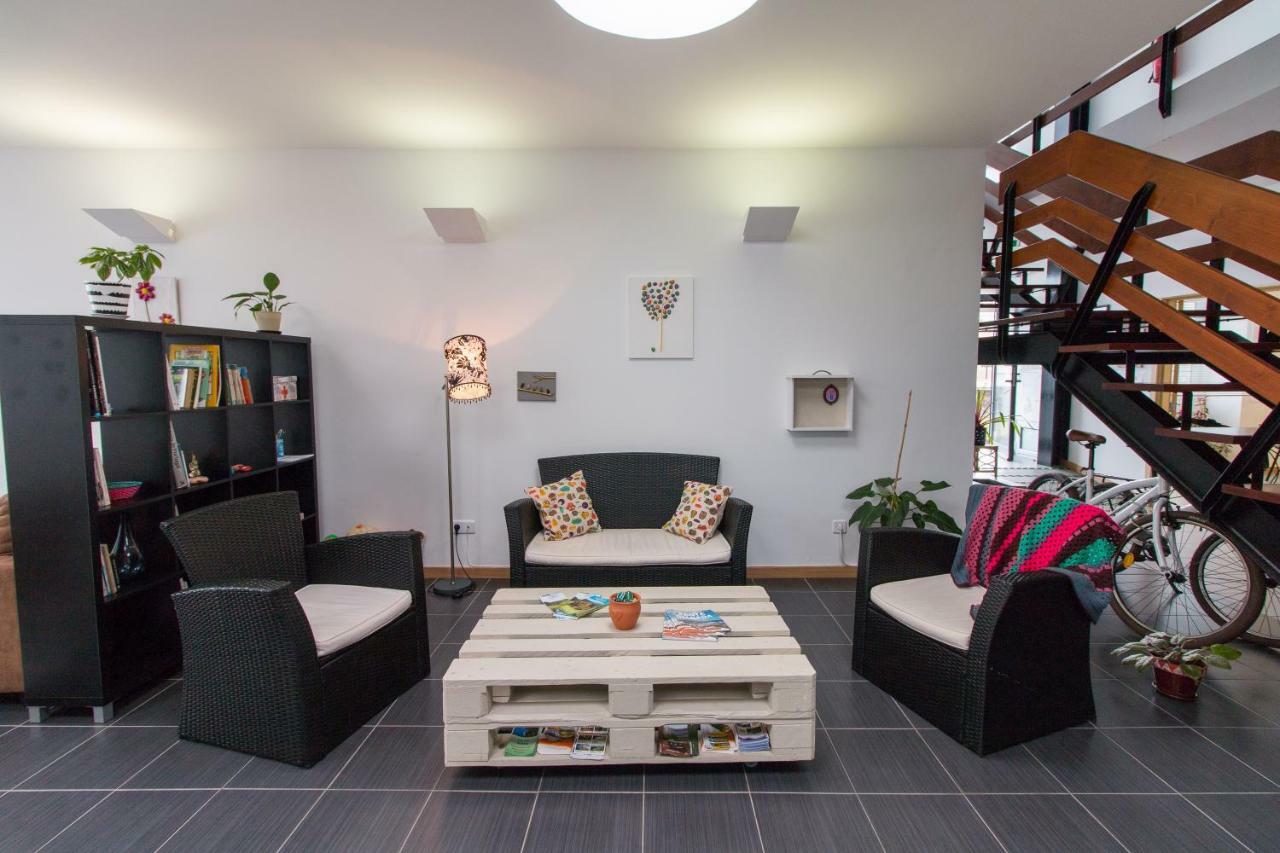 Change The World Hostels - Acores - Ponta Delgada Экстерьер фото